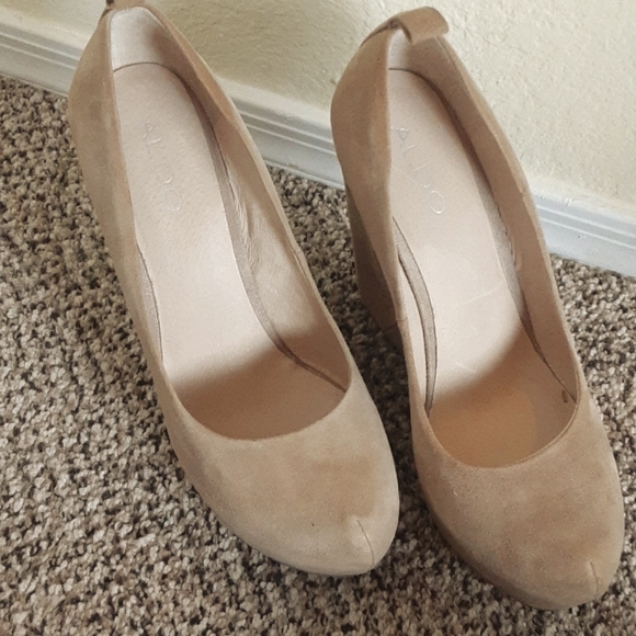 Tan wedge heels - Picture 2 of 4